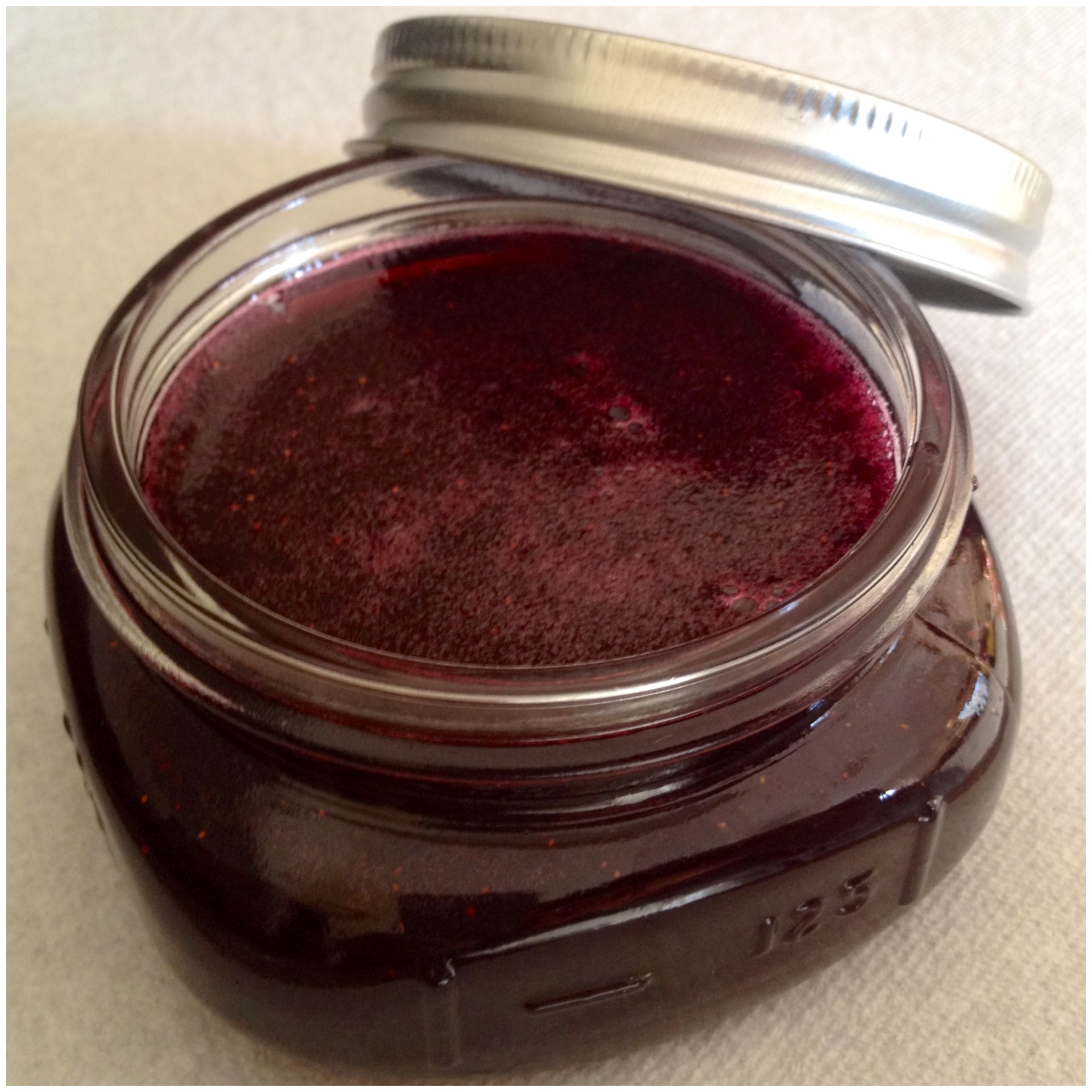 What is a good recipe for pomegranate jam?